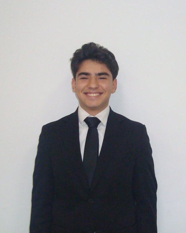 Amador Valdez, Moderator